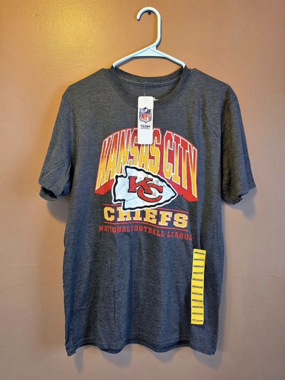 NFL Team Apparel Kansas City Chiefs NFL Graphic Tee Size Medium